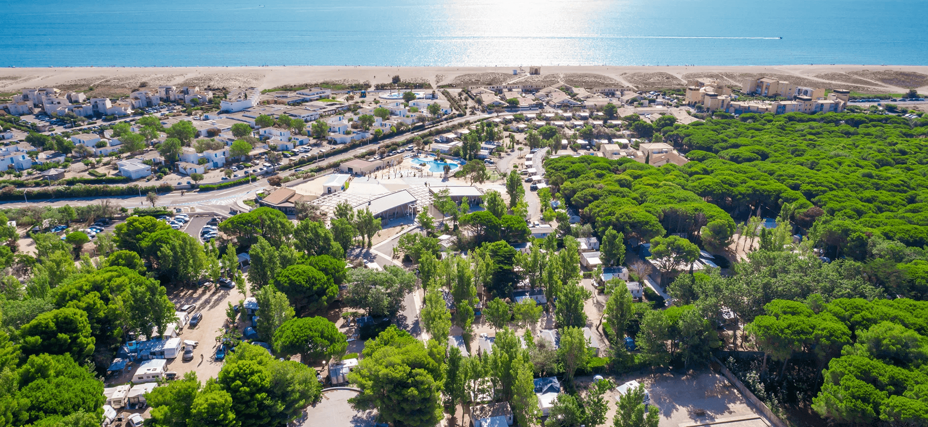 Vue aérienne Rives des Corbières, camping 4 étoiles à Port-Leucate dans l’Aude