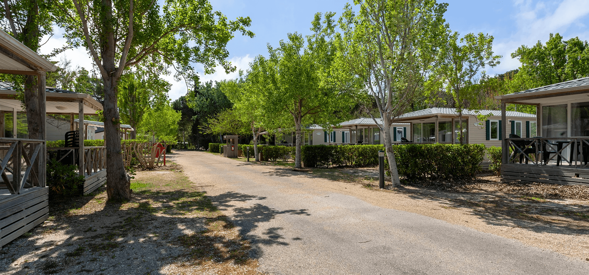 Location mobil-home dans l’Aude au camping Rives des Corbières. Offrez-vous un séjour tout confort