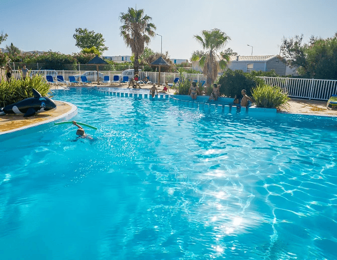 Espace baignade : détente et moments partagés en famille